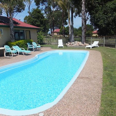 Lakes Entrance Country Cottages Exterior photo