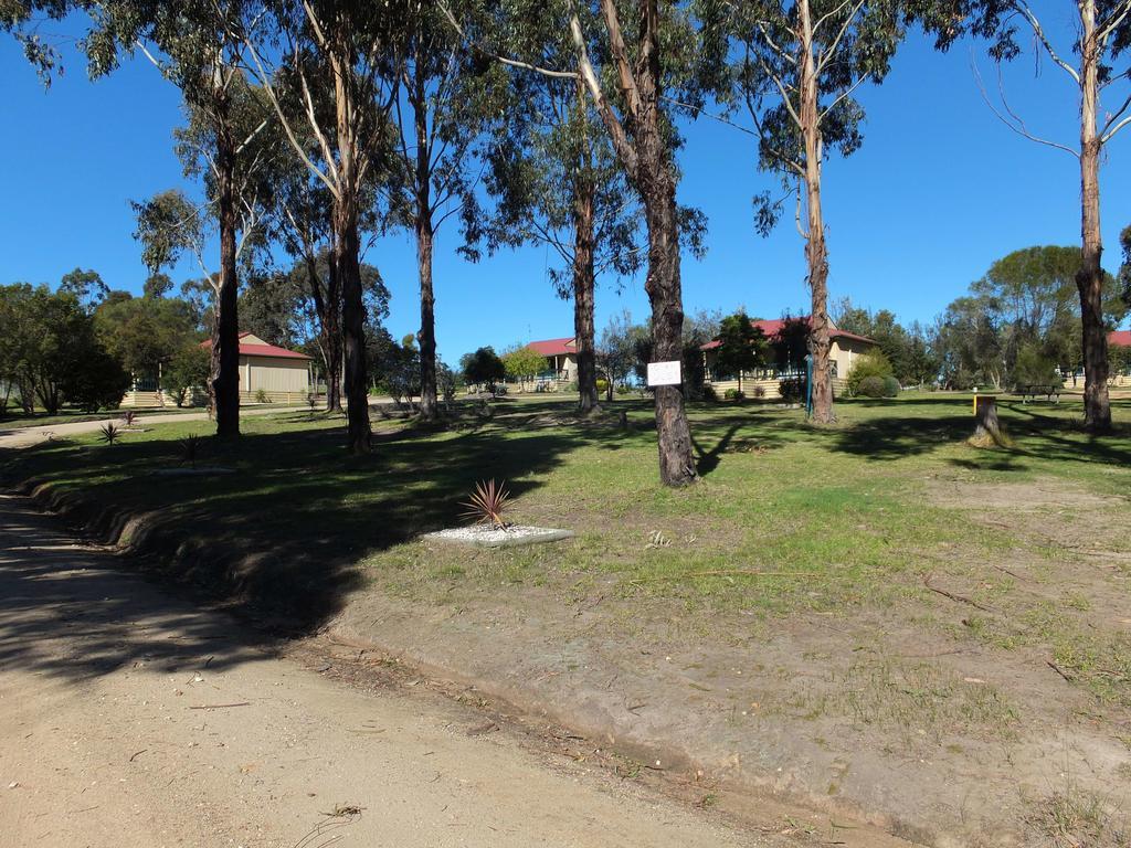 Lakes Entrance Country Cottages Exterior photo