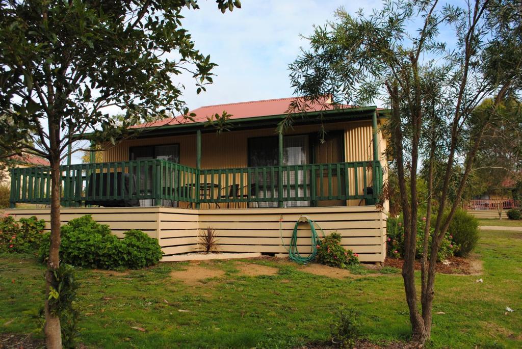 Lakes Entrance Country Cottages Exterior photo