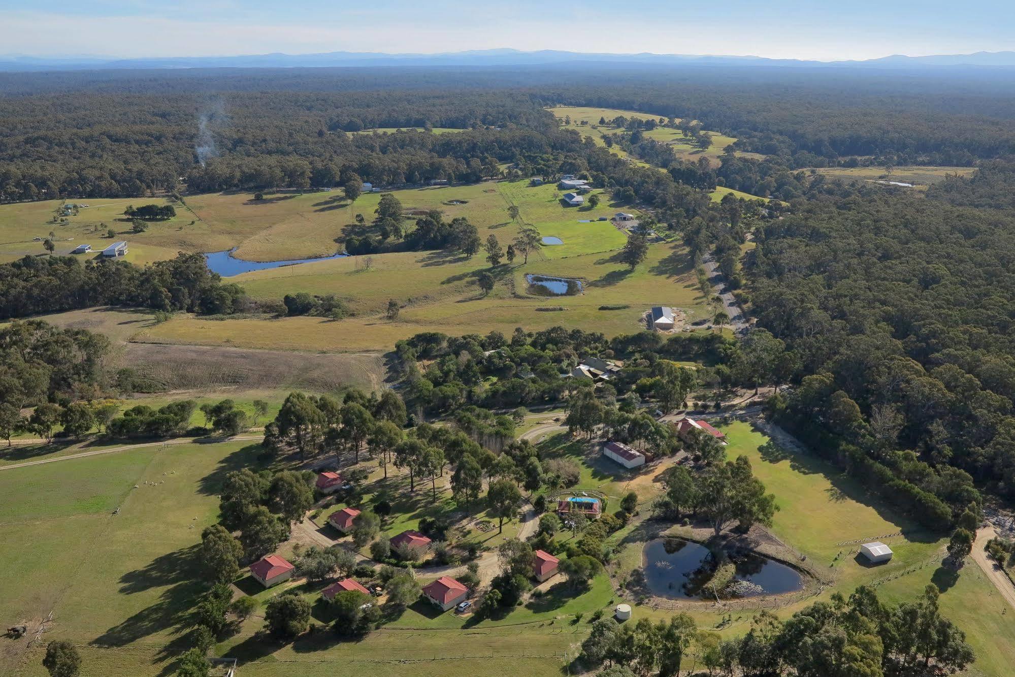 Lakes Entrance Country Cottages Exterior photo