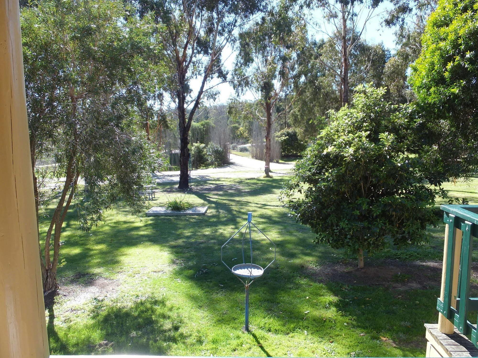 Lakes Entrance Country Cottages Exterior photo